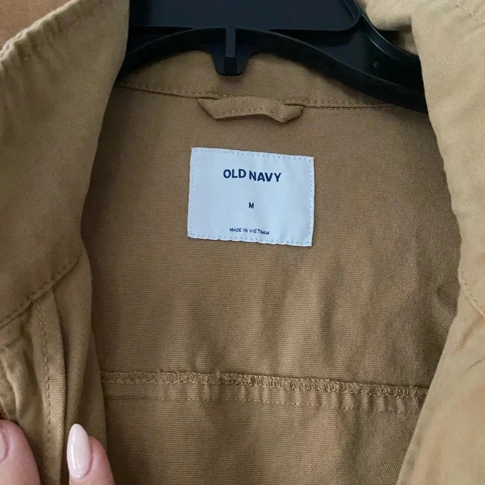 Women’s Old Navy Tan Cargo Utility Jacket size Medium - Picture 5 of 6